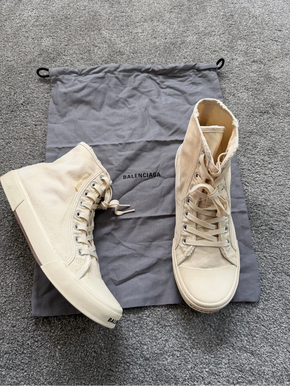Size 42 - Balenciaga Paris High Top Sneakers cream/White Distressed Canvas - Picture 1 of 9